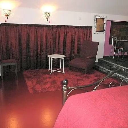 Au Palton Bed and Breakfast 3*