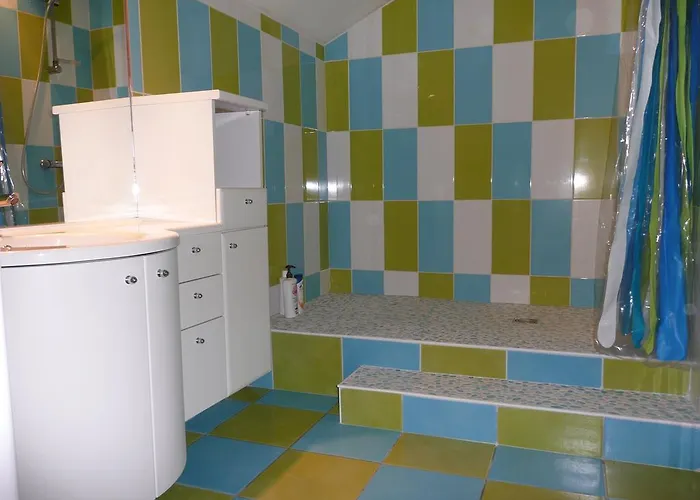 Au Palton לינה וארוחת בוקר 3*