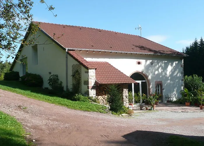 Au Palton לינה וארוחת בוקר