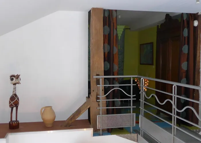 לינה וארוחת בוקר Au Palton 3*